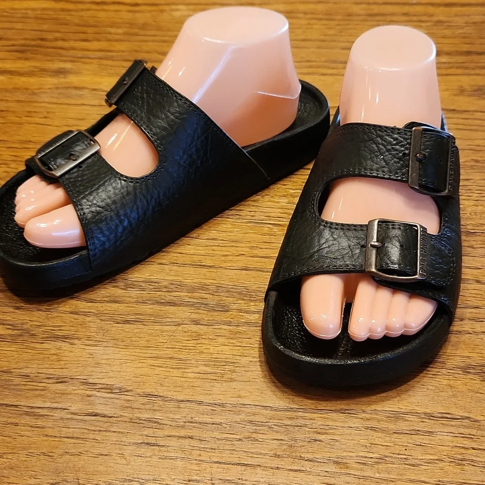Pali Hawaii Black Buckle Sandals Size 7